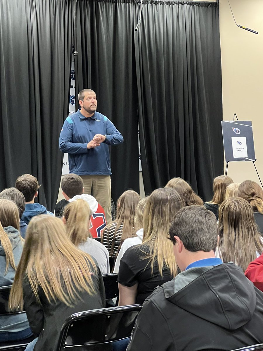 AaaMignon's tweet photo. DCHS HOSA. Titans Learning Lab. 2 Big take a ways….Making connections and internships! Great day with an awesome group of students! @raylecomte @DLWeeks83 @DCS_CTE https://t.co/fmviTAkVZ5