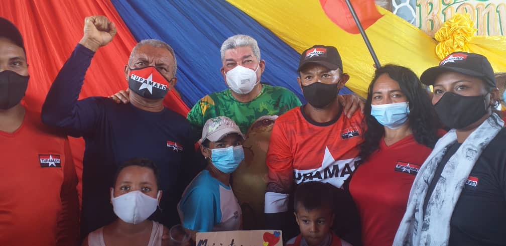 Econ_AndreaVzla's tweet photo. VAMOS CON TODO Y MÁS!

Esta Victoria es nuestra!
Como nuestro es el corazón de Venezuela!

Apure tierra Grande, Próspera y Productiva le da la mano a @eduardopiate2 este 21Nov y todos los 21 que han de venir a lo largo de muchos años.

ELORZA DIJO SI Y MIL VECES SI.
@PartidoPSUV https://t.co/CPfHw1gHMC