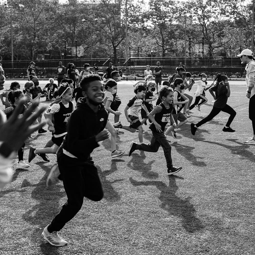 DavidGeoffreyA's tweet photo. Last month I  co-organized a free track clinic and meet for kids in East New York with @runmarycain @R0_BELL @atalantaNY and @gftcnyc. It was great. Someone told me I should tweet about it. I don't really know how to use Twitter... Is this right? Photo Johnny Zhang https://t.co/OM7LGVtdxW