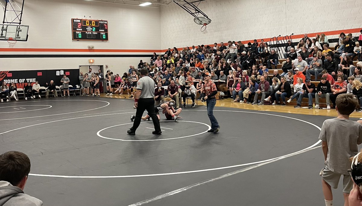 ManHawkToo's tweet photo. Packed house for the 1st MS meet of the season! #WDEL https://t.co/bWEQlJwS42