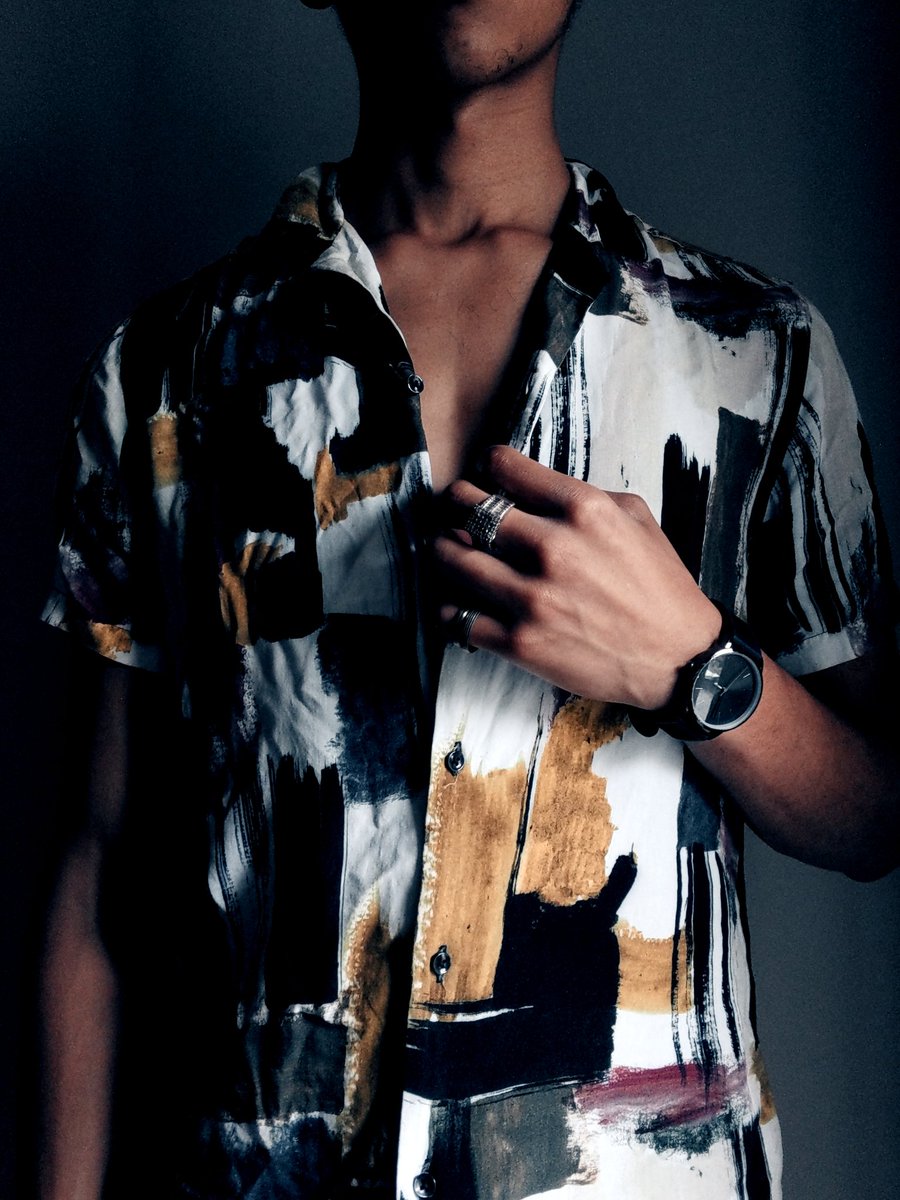 Tyleejr's tweet photo. @ZARA #shirts #ZARA #zaramen #selfportrait #selfport #moodyarts https://t.co/gXn5Jre668