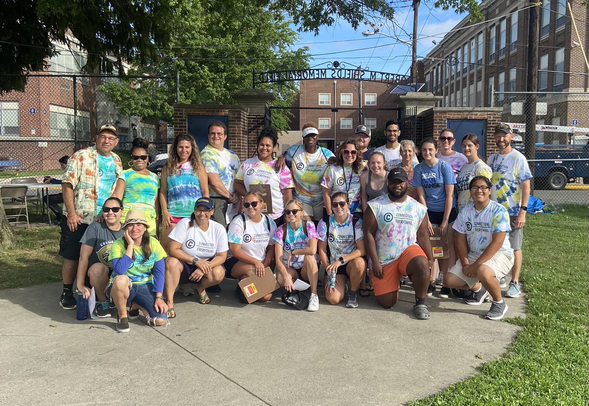 Celebrating my very first  #camptshirtday with the best of them! #connectionovereverything 🏕 💙💛 #collsedu <a href="/whalen/">ᴅᴀɴ ᴡʜᴀʟᴇɴ</a> <a href="/MrFloydtweets/">Zach Floyd</a>