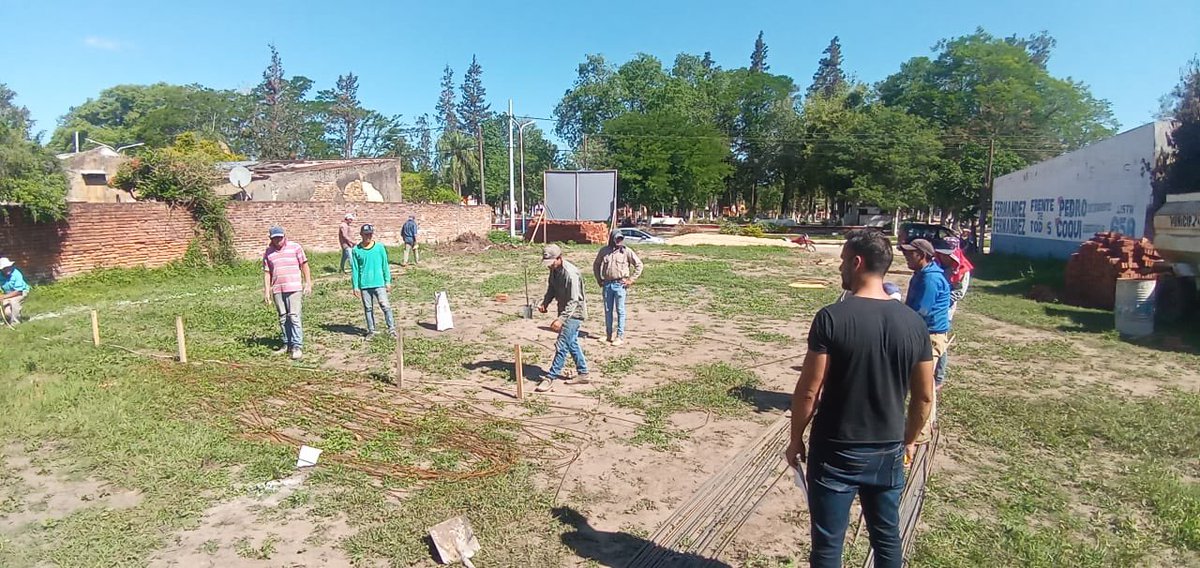 Se avanzó en el replanteo de obra que consistió en trasladar las medidas y otros elementos indicados en los planos desde estos al terreno donde se va a ejecutar la obra del Centro de Contención de Personas Vulnerables.