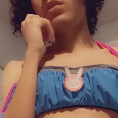 After like a whole year I finally decided to change my profile picture and banner :&rsquo;) https://t.co/Q