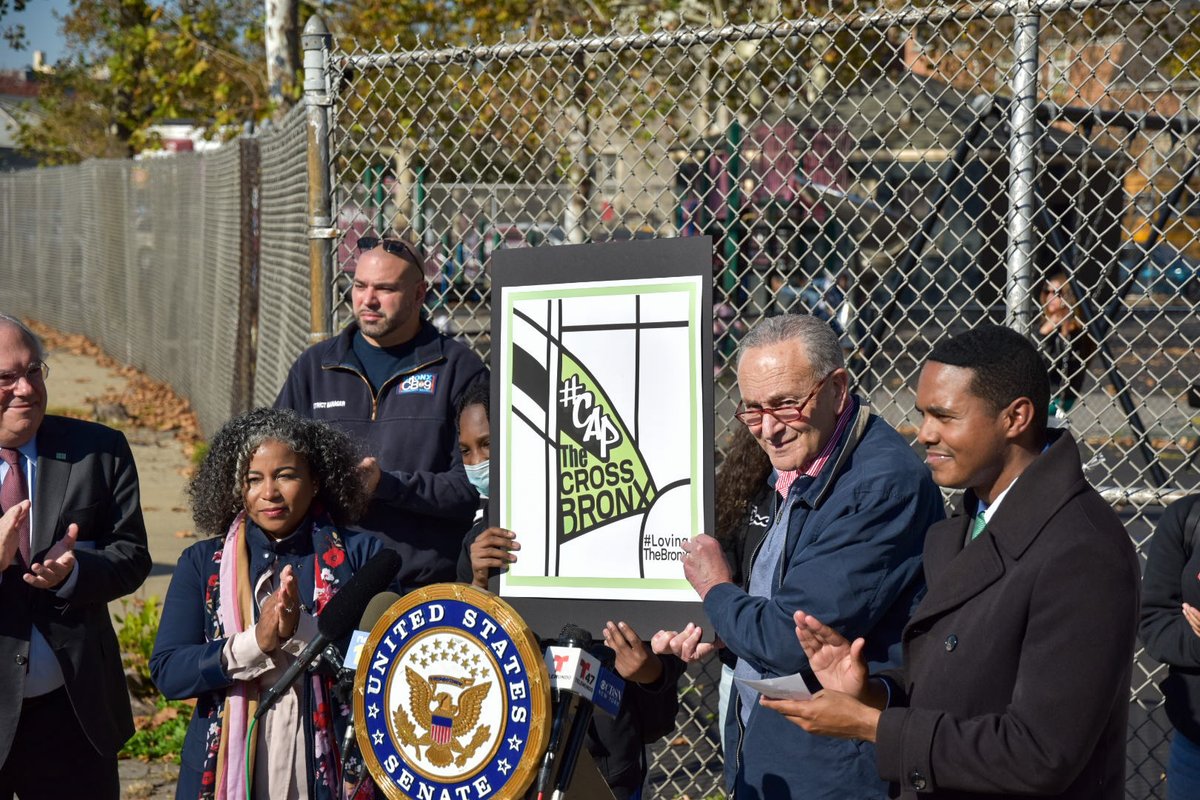 SenSchumer's tweet photo. The Cross Bronx Expressway displaced 40K NYers and spiked asthma, disease, &amp; air pollution all in vulnerable communities

@RepRitchie @KarinesReyes87 @NilkaMartell @MVelazNYC &amp; I are fighting for fed funding from the infrastructure bill to redesign the CBE sustainably, equitably https://t.co/dnHzu3r3VD