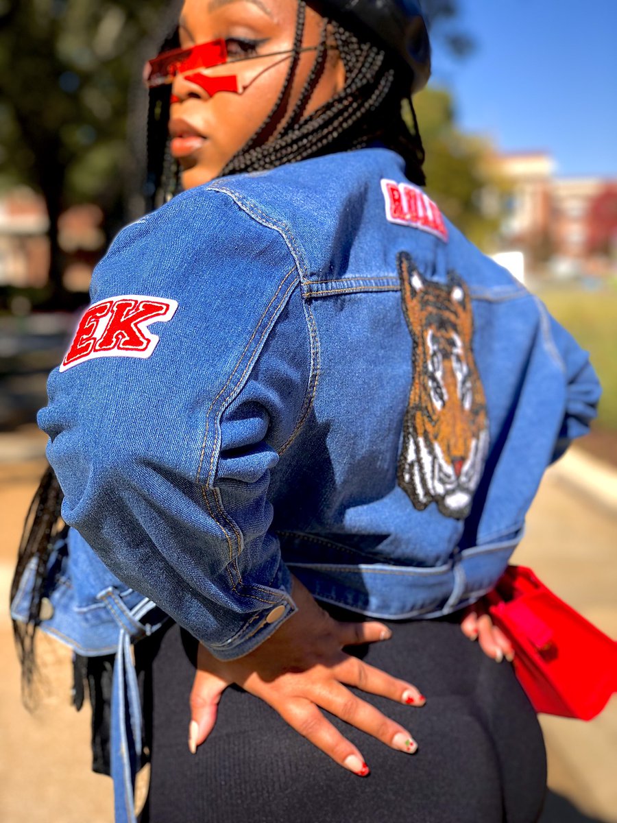 GetJaBody's tweet photo. I’m so happy to be melanated and not need filters or facetune 🙌🏽 https://t.co/cdgV8Zv2So