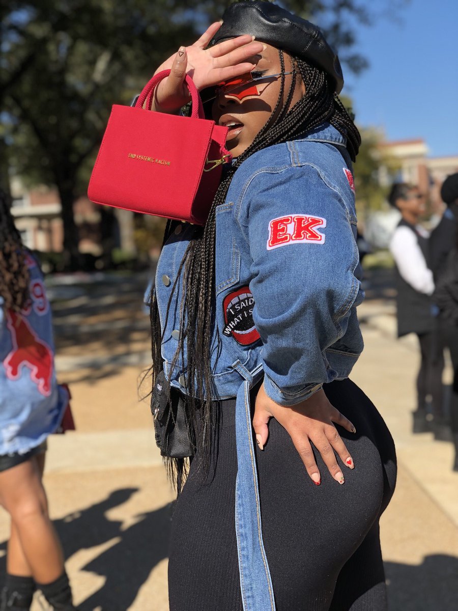 GetJaBody's tweet photo. I’m so happy to be melanated and not need filters or facetune 🙌🏽 https://t.co/cdgV8Zv2So