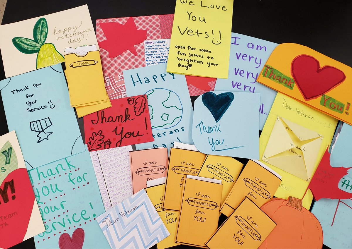 VJAGreenTeam's tweet photo. Green Team...more like Grateful Team! Thank you for making so many creative and thoughtful thank you notes for our Veterans!!! 🇺🇸@AndrewStuCo @AndrewHS_d230 https://t.co/VVNlF1Zxtp