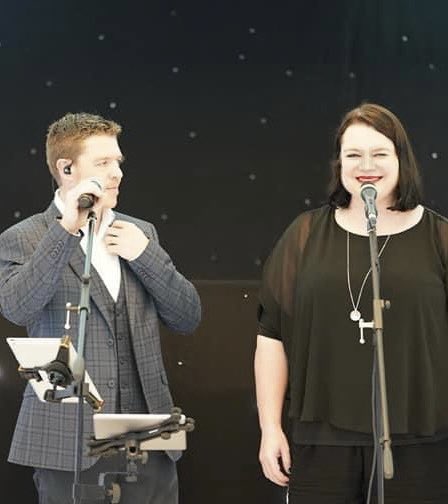 DoubleTimeUK's tweet photo. A long time since we've been out singing. Good to get back to it @AndyQuinn_Fire @hilssinger ❤️❤️ https://t.co/6Brx5B6pIk