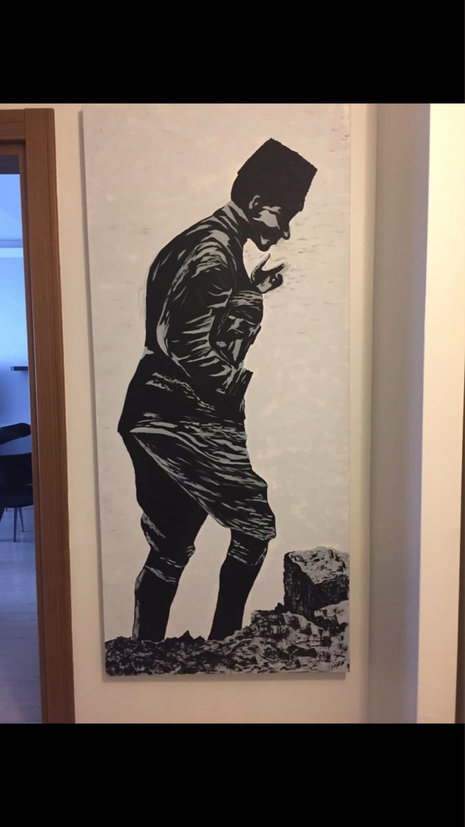 BaranKuru's tweet photo. “Çünkü sen çivisi çıkmış bu dünyada, duvara asılan en güzel fotoğrafsın” #10Kasim #açtığınyoldagösterdiğinhedefe https://t.co/x8XSxOUbKs