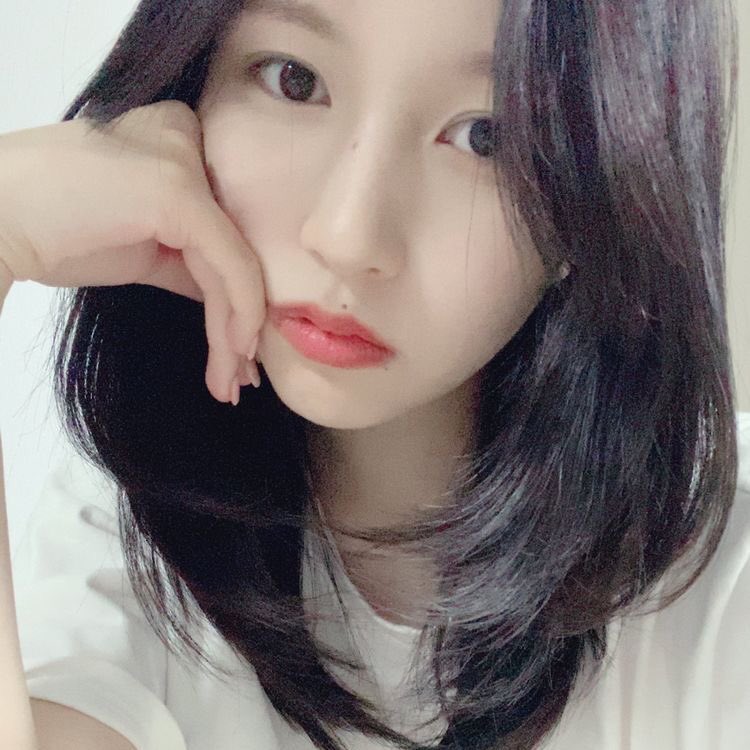 hi! ♡ welcome to my account, I’ll be posting daily selcas of #MINA !! please show support by retweeting this and following me, thank you!
#미나 #TWICE #MINA