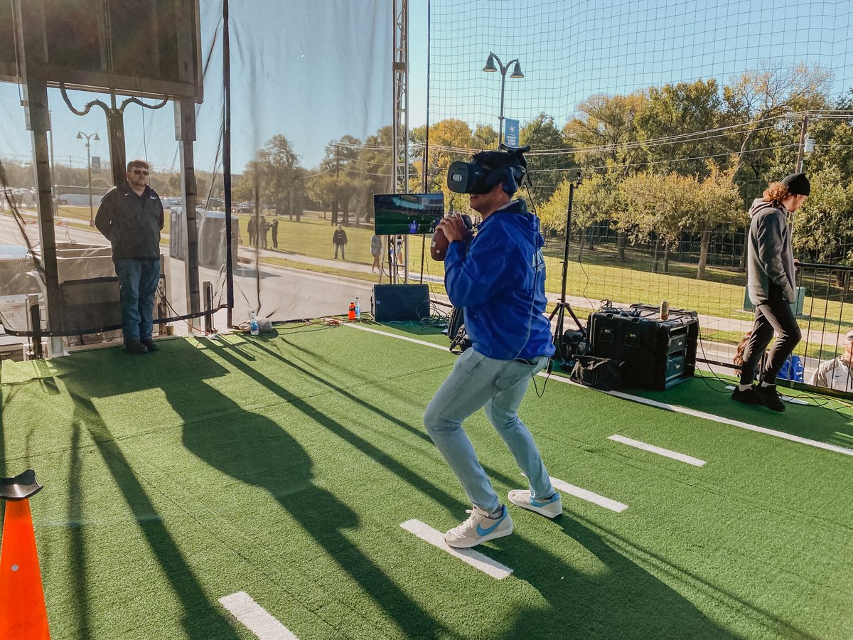 mmqbgame's tweet photo. @ArmyWP_Football &amp; @AF_Football fans were throwing dimes!!🎯🏈

Thanks to @airraidrelite for bringing us to @CommandersClsc this past weekend!

We’re already lining up our brand activation partners for next season! Snag your spot now:
https://t.co/7L2AQZ9NYw

#Football #CFB #MMQB https://t.co/1xX9DvEYQA