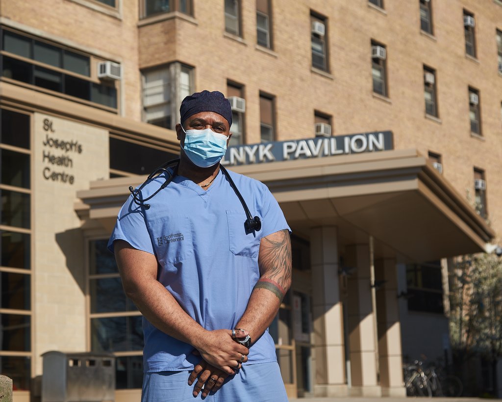 PAWELECphoto's tweet photo. As the pandemic situation amplified over the coming months, it quickly made me realize how everyday norms (like being with others) were easily taken for granted & that not all heroes wear capes.
Subject: Dwight Barrett
#OntarioNurse #COVID19ontario #HumansOfSupport
⠀ https://t.co/n9aoZdp2gx