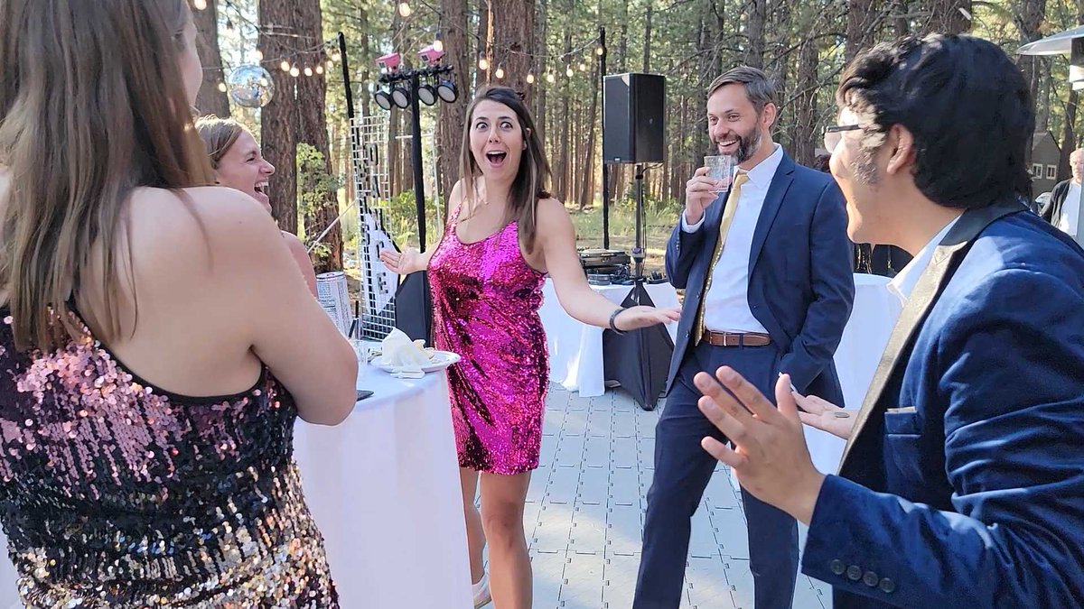 I love reactions like this! Now booking for the holiday season and slots are going fast! Find out more at SegalMagic.com
#magic #weddingmagic #reactions #holiday #holidays #holidayparty #corporateevents #corporatemagic #companyparty #fun #magician #illusion #holidaymagic