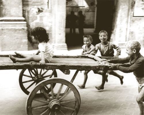 Naples est une tribu,
Pasolini 

(Fulvio Roiter)