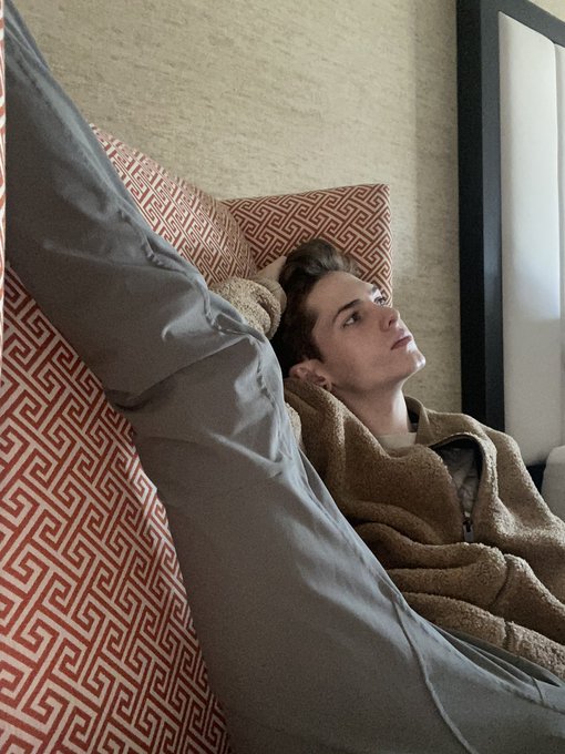 It be a thug life out here in the hills 🪵 https://t.co/ns20bUzebz