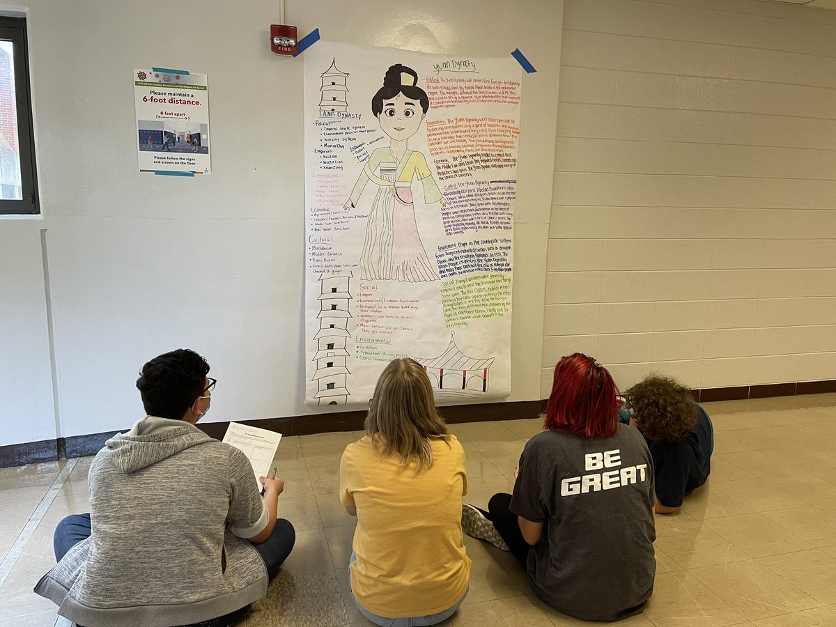 SouthernTrojans's tweet photo. AP World student working hard on their projects where they had to research empires from an assigned region and do a comparison in various categories. #leadlikeatrojan #METaLRocks https://t.co/hNBhAEClg6