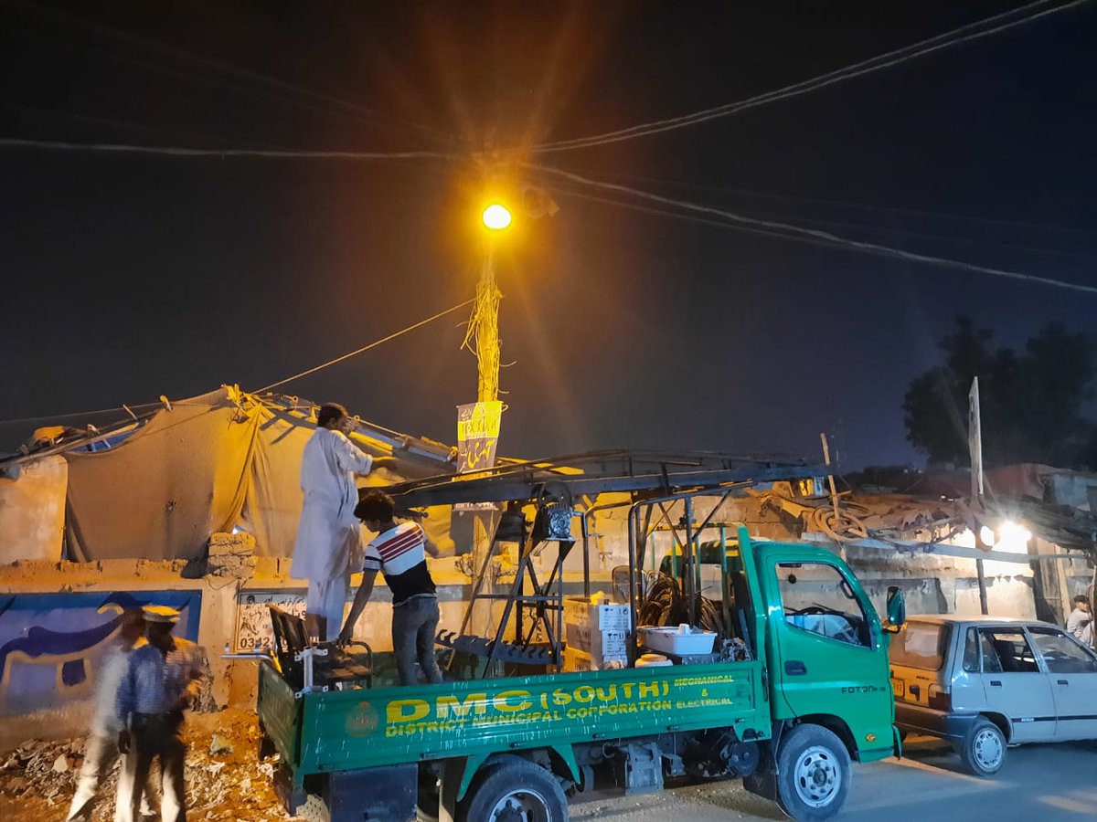 Asifkhanppp's tweet photo. #Dmcsouth repair/maintenace of streetlight Difrent areas uc 31 ward 1 nd ward 2
Especially thanks Emran Brohi #PPP Uc 31 presdent
#KhidmatMainSabSayAagayPPP
@murtazawahab1 https://t.co/ByWdOKzhGy