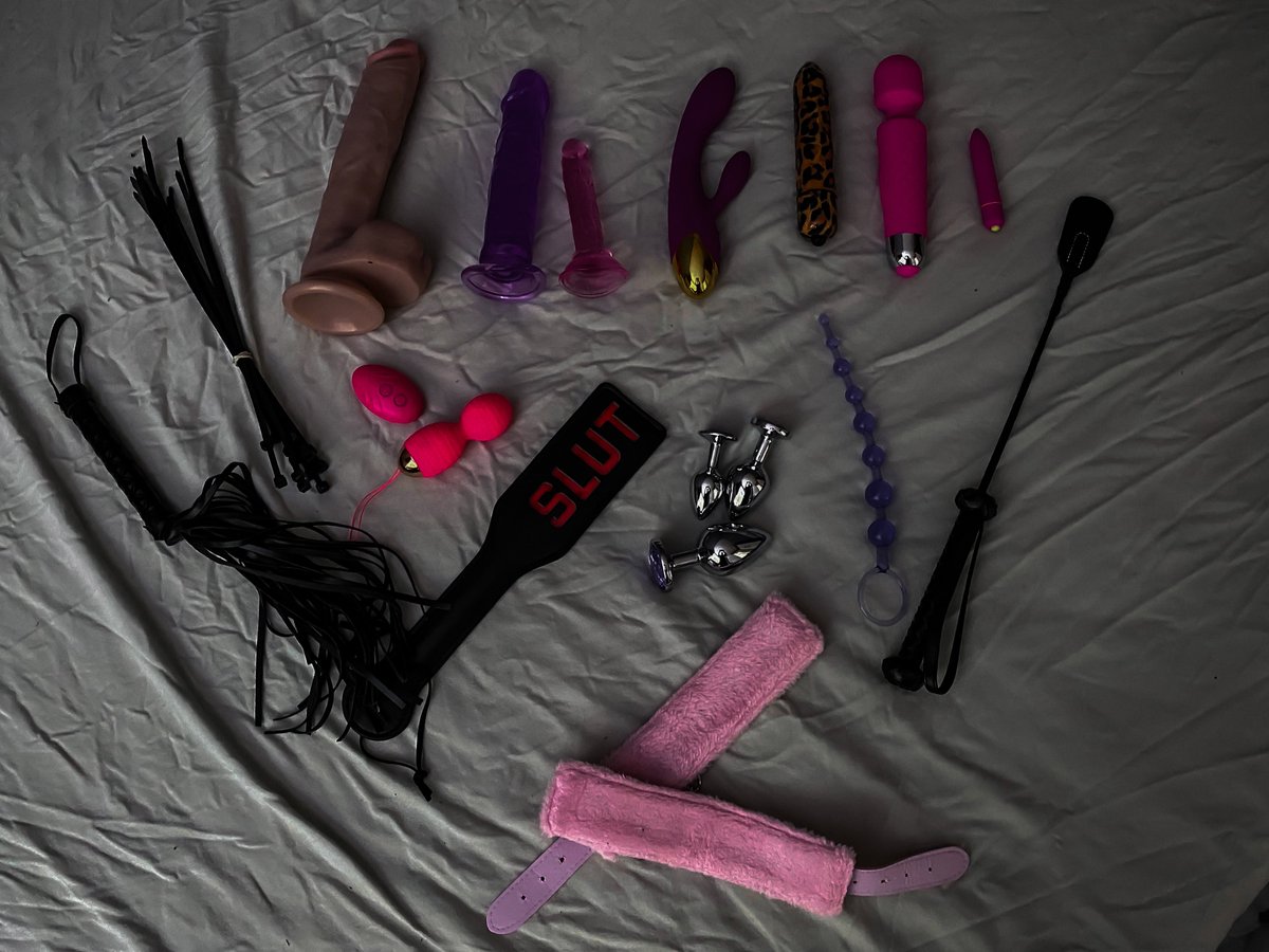 MichaelavdZ's tweet photo. Remember ladies, there's no shame in treating yourself like a queen. Bought some new toys to play with today and so excited to try these out! <3 #selflove #sextoys #pleasure #dildos #vibrators #slut https://t.co/xcH5Ws2fXh