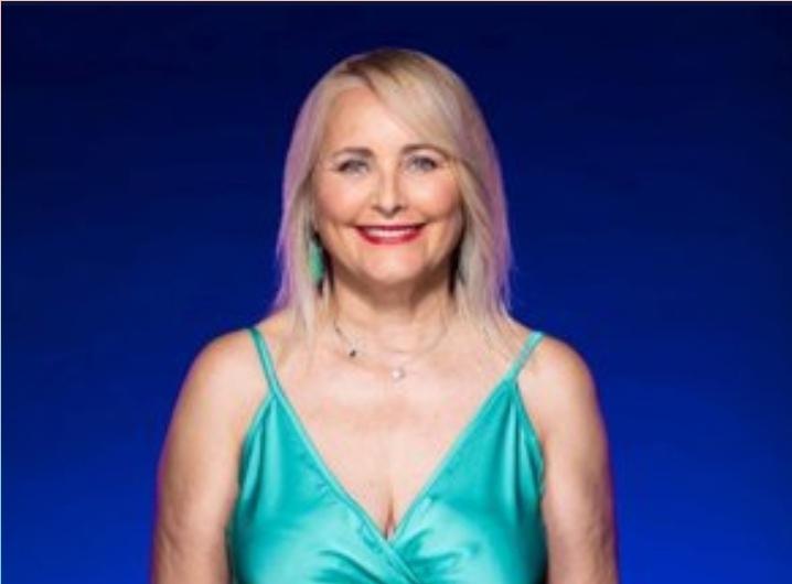 tvrealitys_'s tweet photo. Quién se ha portado más mal con Adara ?? 

🔁 CRISTINA
❤️ LUCIA 

#SecretCuentaAtras9 #Secret9N #Secret10N https://t.co/hju7UYI3tB