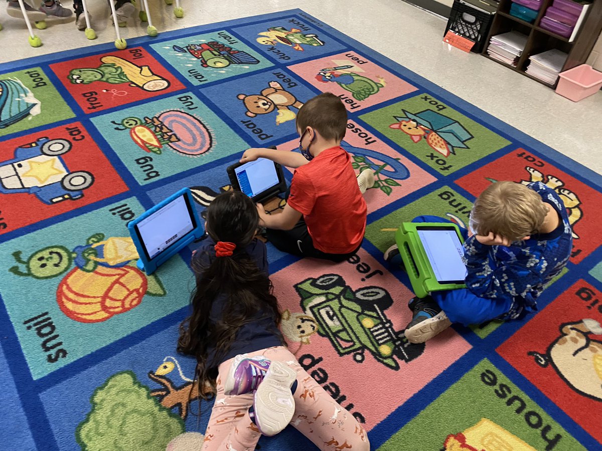 AlexysDarrenK's tweet photo. 2nd graders experienced math stations for the first time today! This was time to be independent learners &amp; collaborators while have meaningful conversations about math! https://t.co/hL8nOWRc1e
