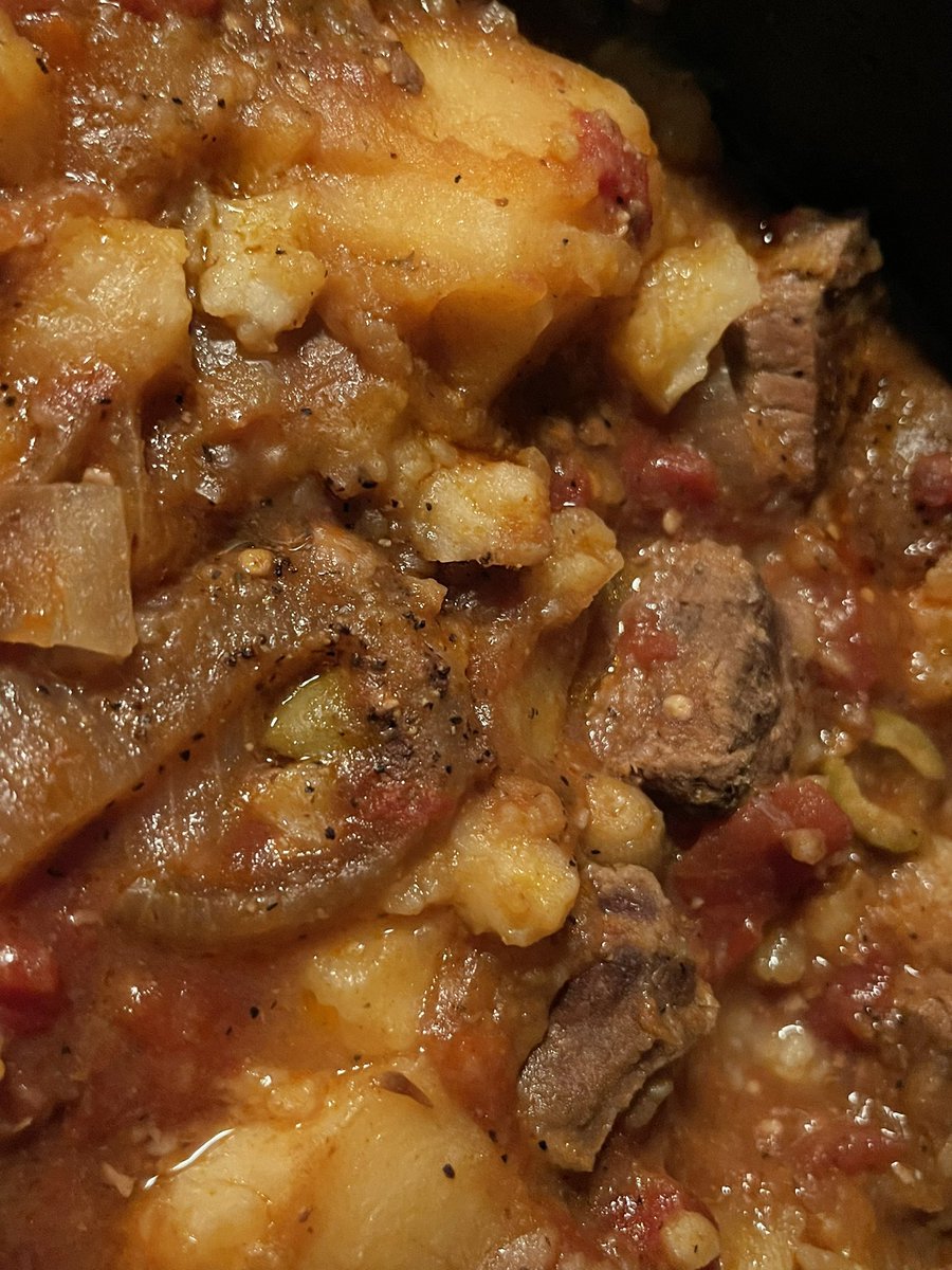 AshleyK924's tweet photo. On tonight’s menu:                Spanish Beef Stew ……Yummy Yummy Yummy!! Yes please! #tonightsmenu #beefstew #onepotwonders https://t.co/QL4dZ751KR