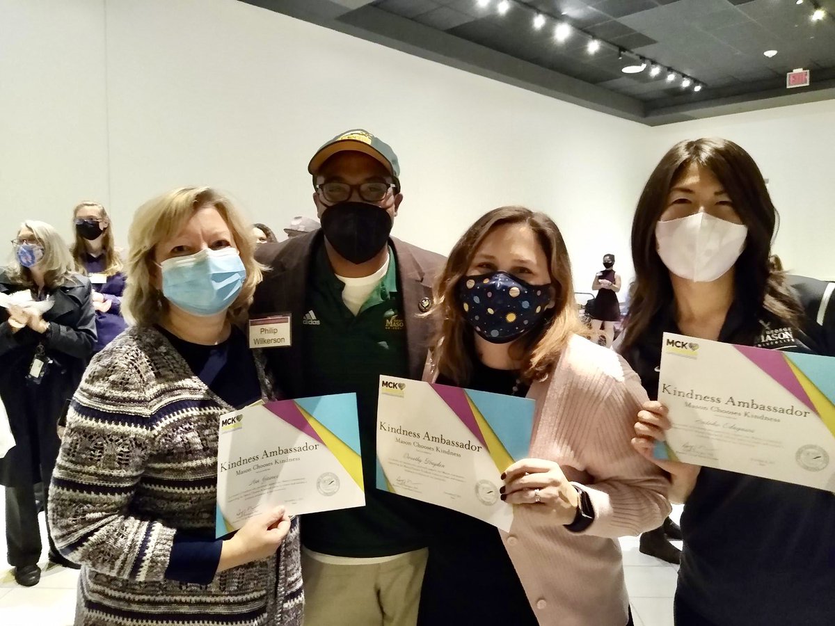 masoncareer's tweet photo. Happy Kindness Day, #MasonNation! Yesterday, a few members of @masoncareer were inducted as the first cohort of @mason_kindness Kindness Ambassadors! @gmupres commended all the ambassadors for making GMU a welcoming environment for others #kindness #masonchooseskindness https://t.co/IC5s040PjC