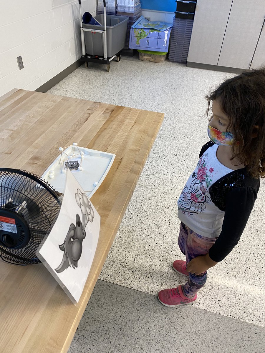 kcollazo's tweet photo. The Big Bad Wolf was no match for Ms. Robinson’s kinder engineers! They used the Design Process to build strong houses to protect their little pig! 🐷🐺#EngineerEarly #STEM @WagnerTonya @MCSDigital https://t.co/W9LAtPL3iu