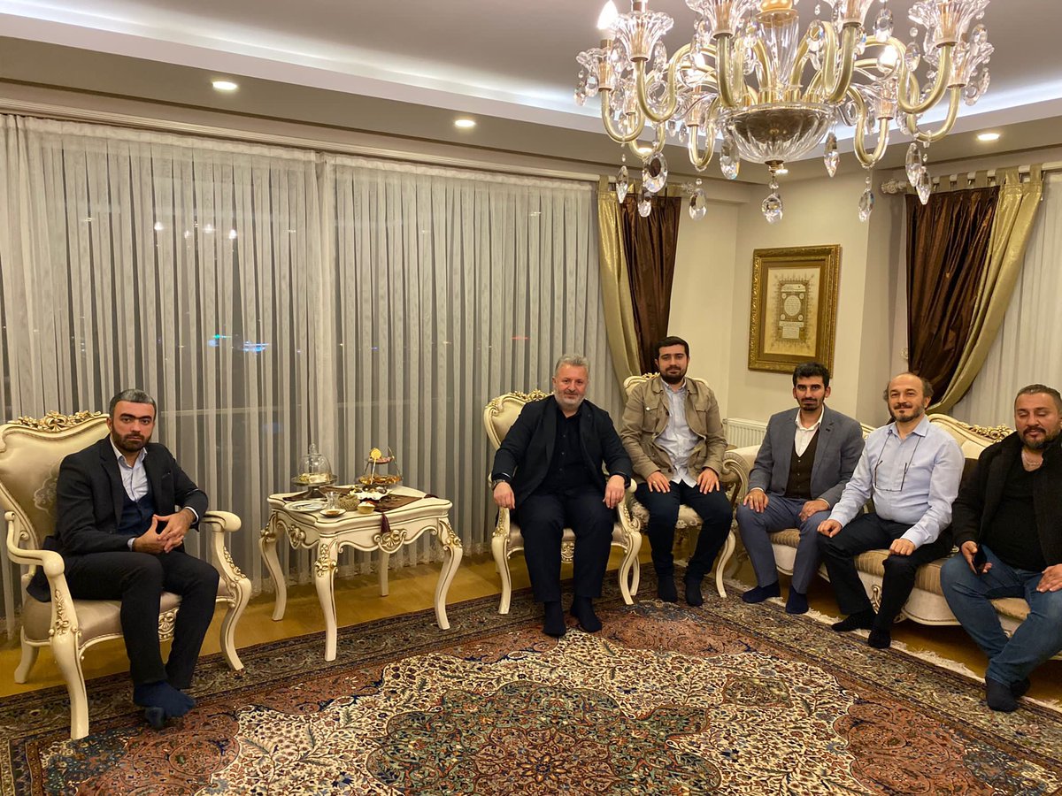 Müzik ve Sinema Derneği Yönetim Kurulu Üyelerimizle birlikte Muhterem Oğuzhan ASİLTÜRK büyüğümüzün vefatı münasebetiyle taziyelerimizi bildirmek için Dr. Murat Asiltürk Beyi ziyaret ettik. 
Merhum büyüğümüze Allah’tan rahmet diliyoruz. 
Mekanı cennet olsun. <a href="/muradasilturk/">Doç. Dr. Murad Asiltürk</a>