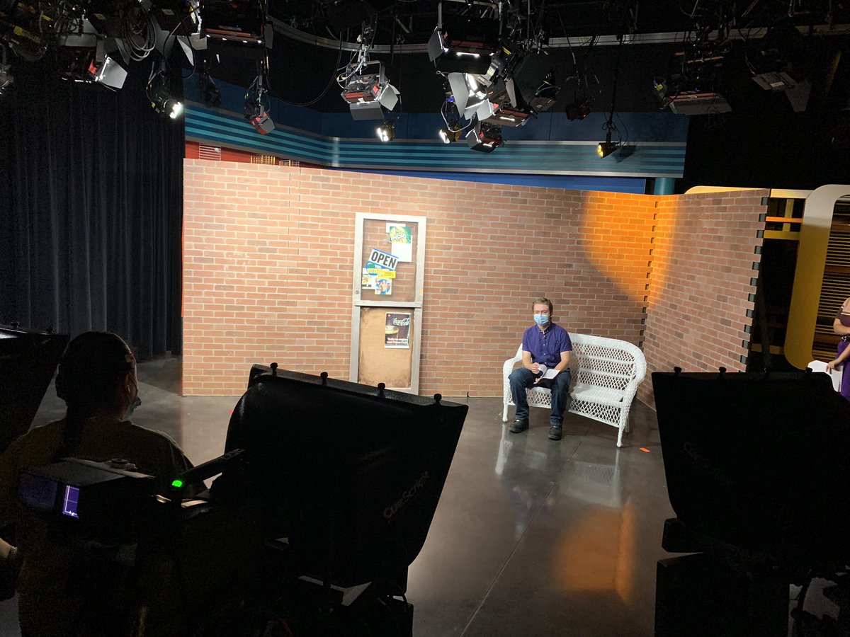 MaxNegin's tweet image. The set has arrived! Thank you @ElonPerfArts and @eloncomm for all your support! #OakAndElon students are blocking and rehearsing for our show tapings for the next week and a half!