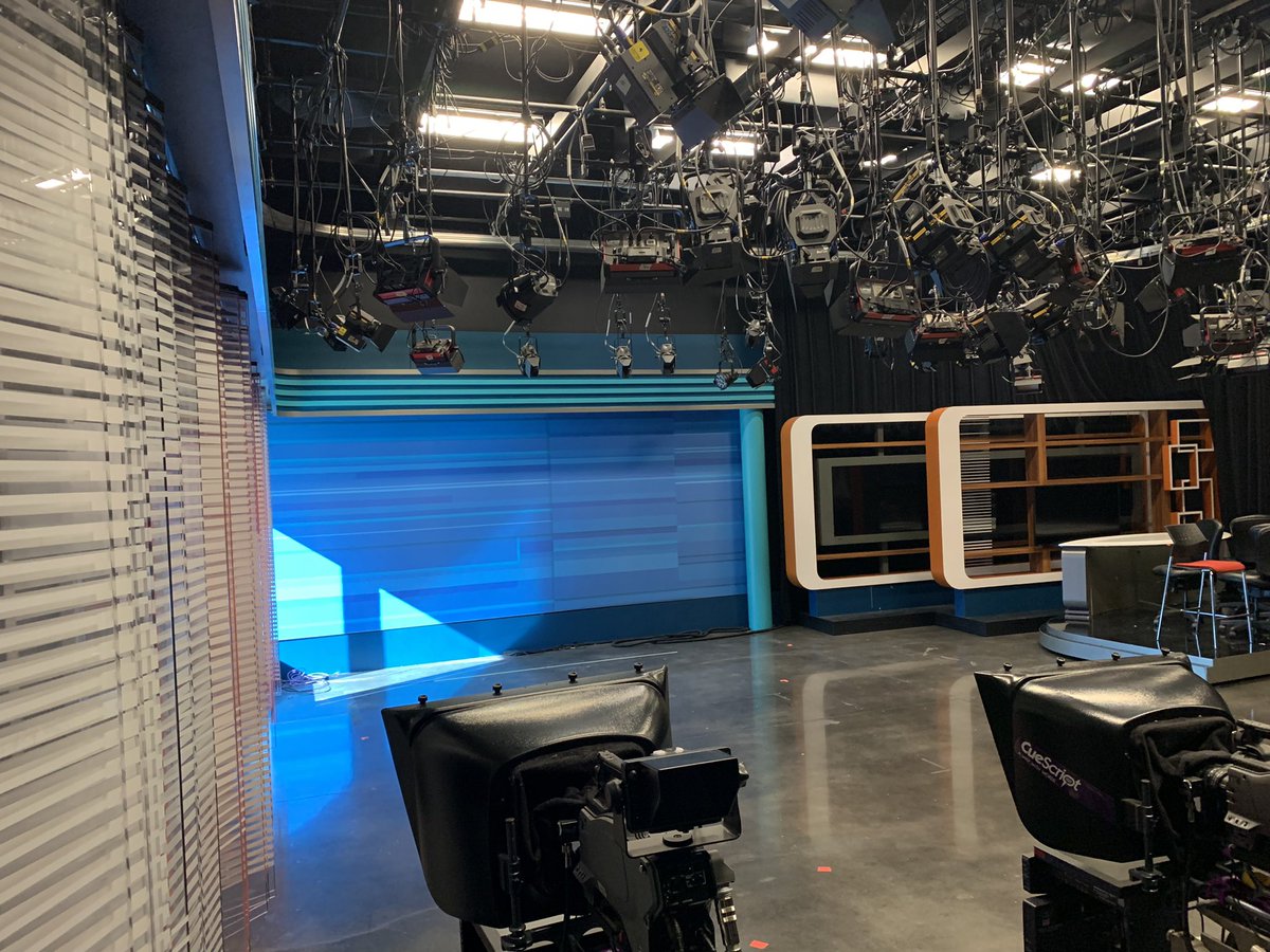 MaxNegin's tweet image. The set has arrived! Thank you @ElonPerfArts and @eloncomm for all your support! #OakAndElon students are blocking and rehearsing for our show tapings for the next week and a half!