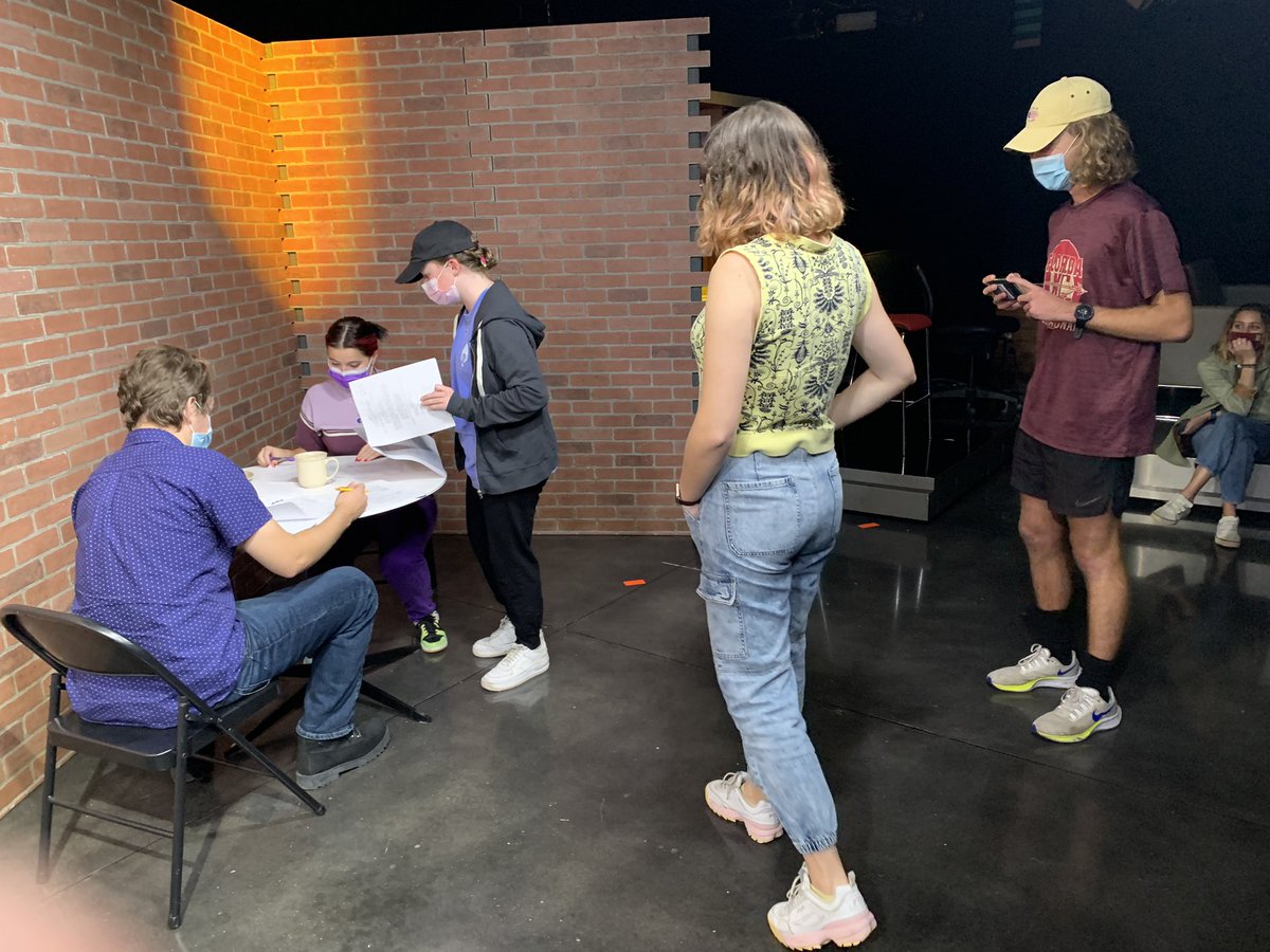 MaxNegin's tweet image. The set has arrived! Thank you @ElonPerfArts and @eloncomm for all your support! #OakAndElon students are blocking and rehearsing for our show tapings for the next week and a half!