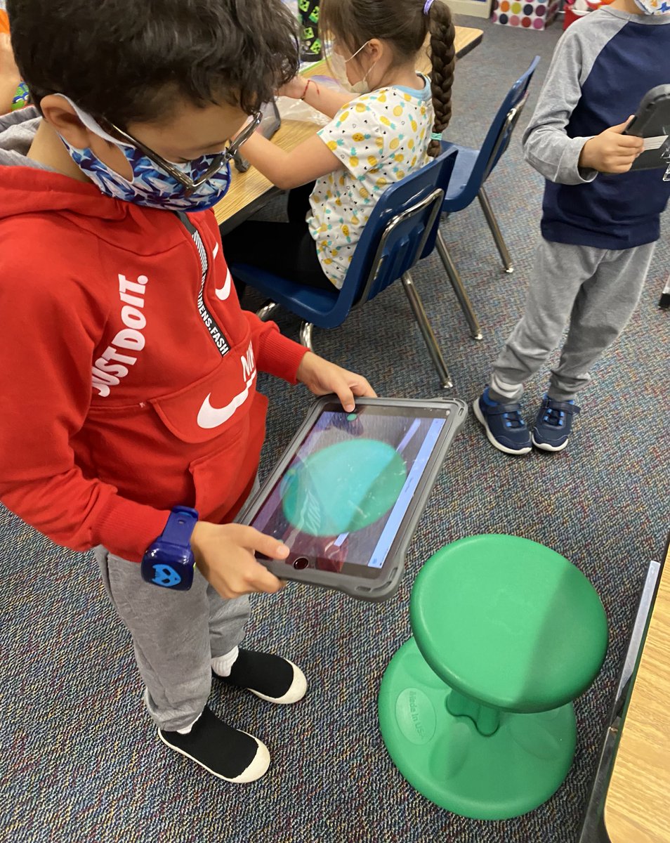 MrsKowalevicz's tweet photo. Making observations and using our communication skills to explain what we found during our states of matter scavenger hunt. #Inquiry #Thinkers  #HowTheWorkWorks #IBPYP #Communicators #RandolphStars #APSisAwesome #FunInFirst @RandolphIBStars @Seesaw @RandolphStars https://t.co/MhJyMkd2SA