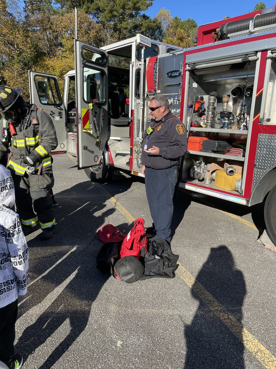 kcappsm's tweet photo. Fire safety day! #staysafe @JohnstonJags https://t.co/BcIhT3draW