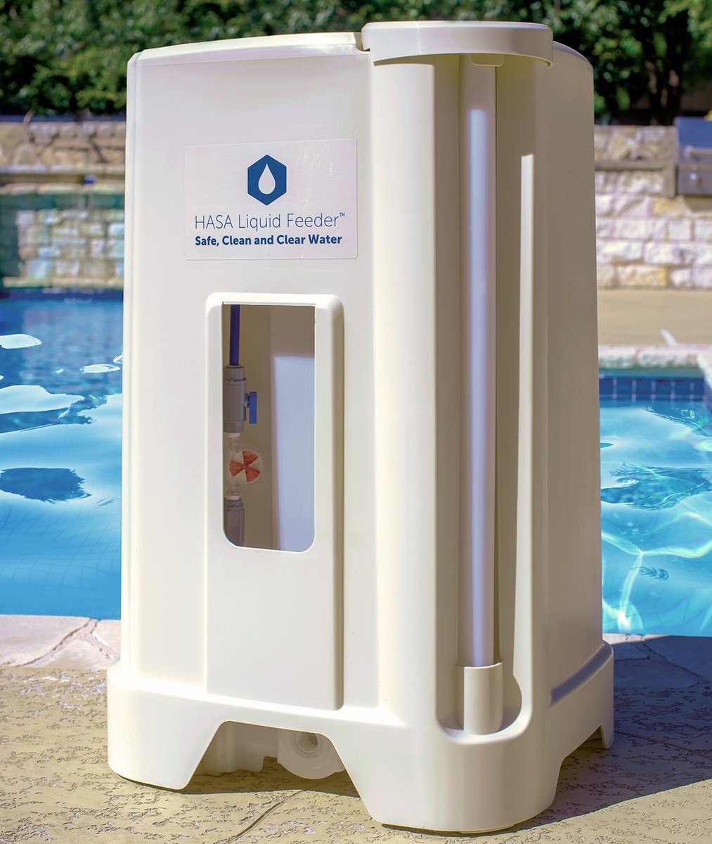 hasapoolinc's tweet image. Put it on the equipment pad, connect to your pump supply line and fill with premium liquid Sani-Clor. The new HASA Liquid Feeder keeps pool water sparkling blue for up to 2+ weeks between refills: hasa.com/HLF #chlorine #hasapool  #trichlortabs #poolcare #poolsupplies