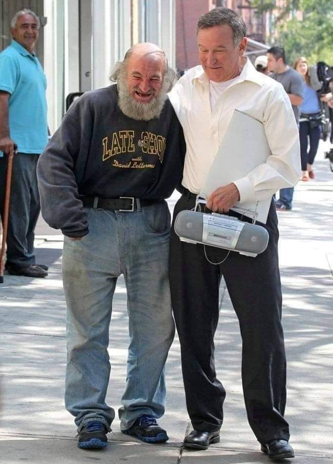 kdconservatory's tweet photo. Did you know that Robin Williams for every movie he filmed 😎 🍿 asked the production company to hire at least 10 SDF people to have jobs, during his entire career, he helped around 1520 homeless. A man with a big heart ❤ https://t.co/HrtLuBnp0r