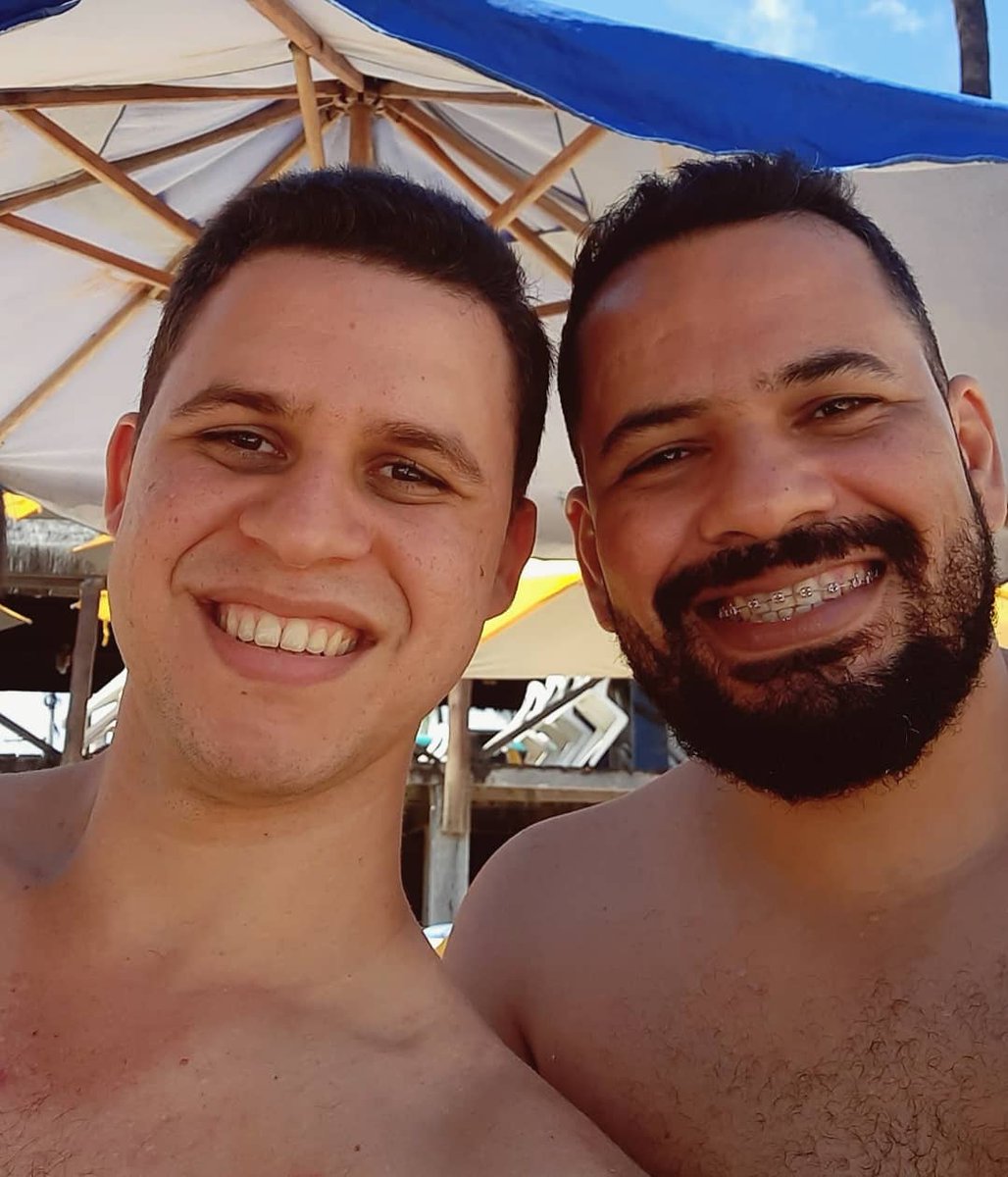 MarcusSales16's tweet photo. 10 anos desde essa primeira foto @YuriiiMelo . DEZ ANOS. 😲 Quanta coisa passou. Mudamos muito? Com certeza 😅 em vários aspectos, não apenas fisicamente. 🥰 Feliz aniversário de namoro 🥳 🎂 Te amo muito. ❤ #dezanos #boyfriend #pride https://t.co/2iIQteUIUw