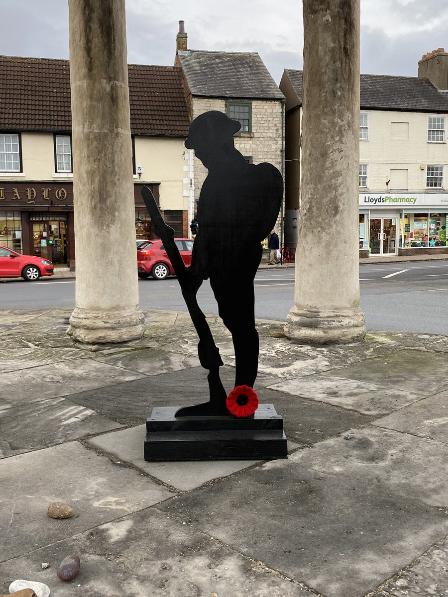 paulamickley's tweet photo. @DarrenBurkeSYN there are some amazing poppy displays in Tickhill, any chance of some interest from Doncaster Free Press? https://t.co/Sp9xee4ZXA