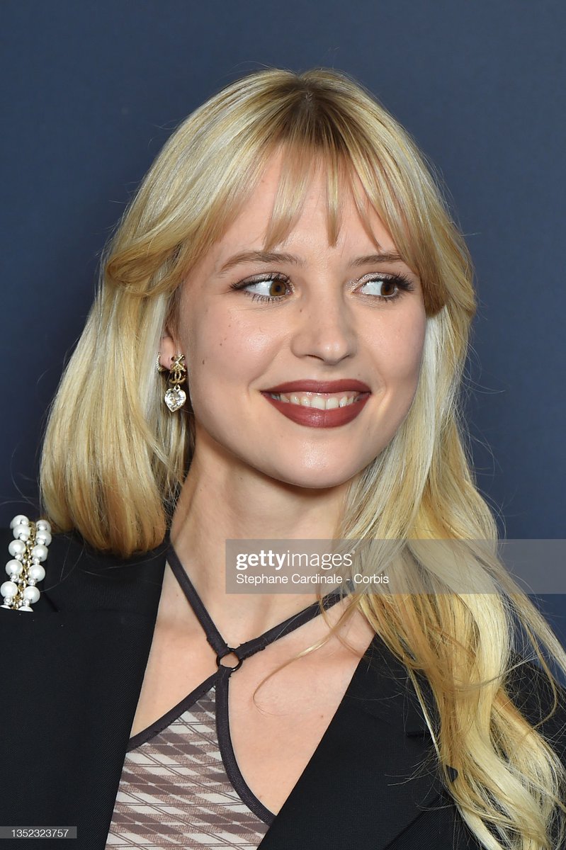 Angèle Updates (Backup) tweet media