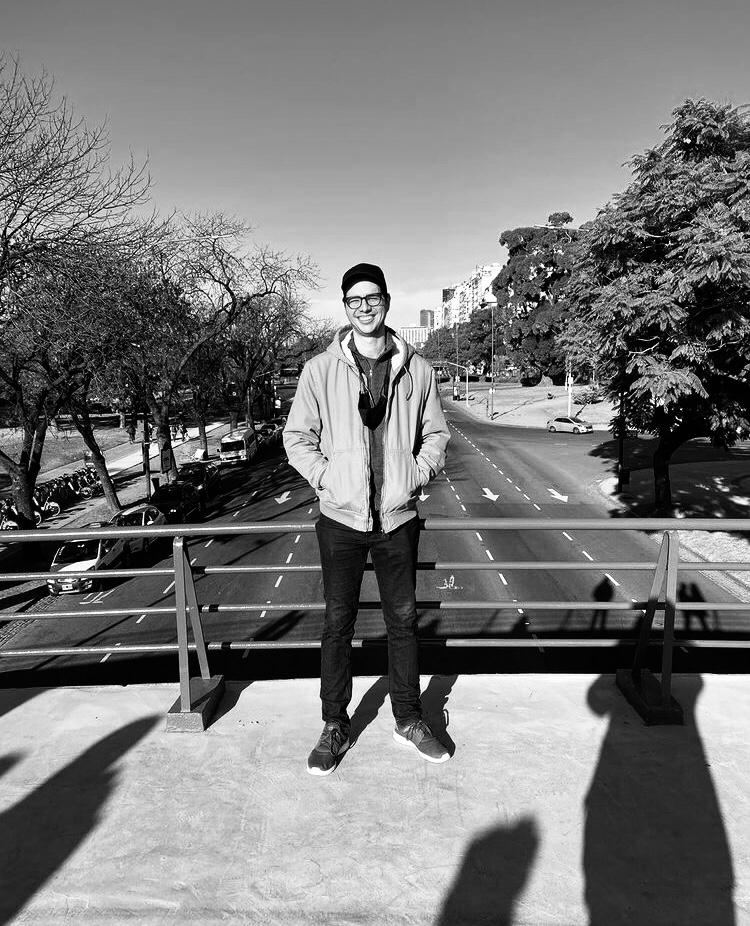 PortuAcosta04's tweet photo. #ULTIMAHORA Fallece el comediante Venezolano Victor Medina conocido como Nanutria en la ciudad de Buenos Aires la cuál era su residencia actual.

Se presume que su fallecimiento está relacionado a su trastorno del habla.

Una gran perdida #ripnanutria https://t.co/ptTSd1vdsH