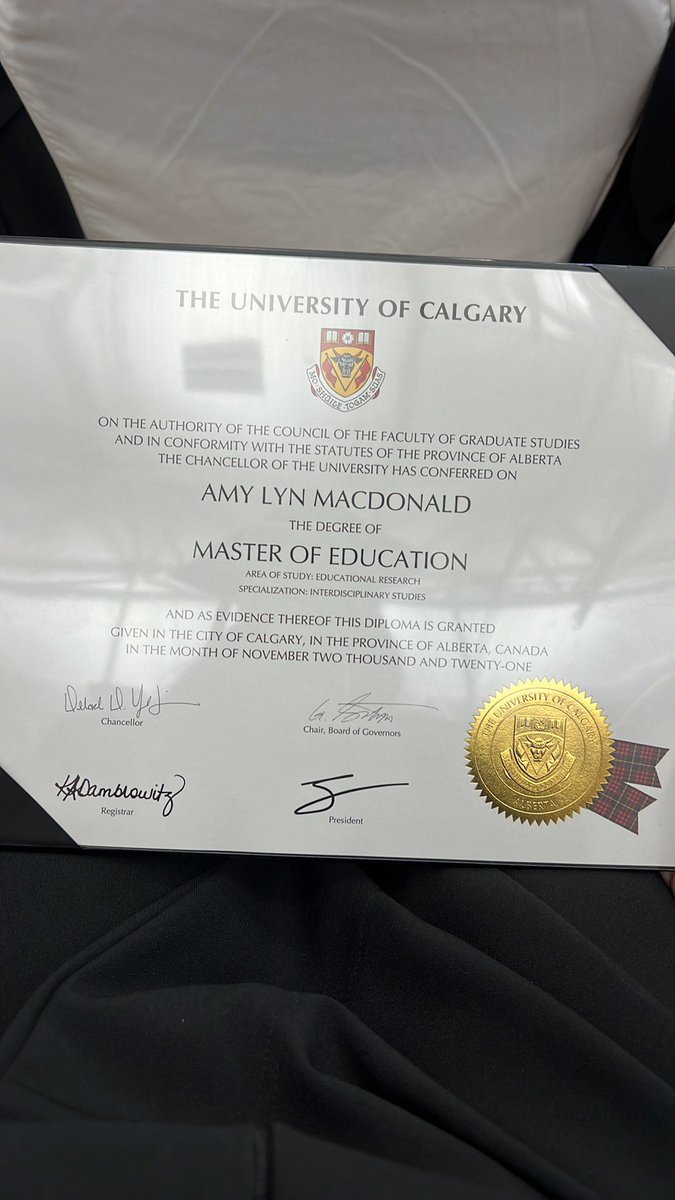 Officially @UCalgary graduate. We got to celebrate three years of research and learning with an in-person convocation! 🎓🎉 #grad2021 #ucalgarygrad