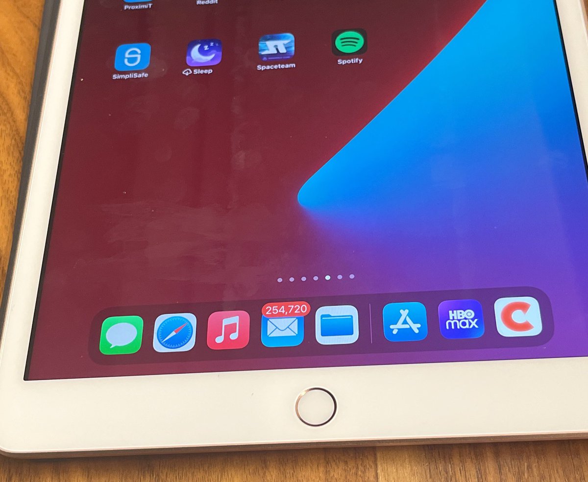 Retweet if my gmail app stresses u out #emailgeeks