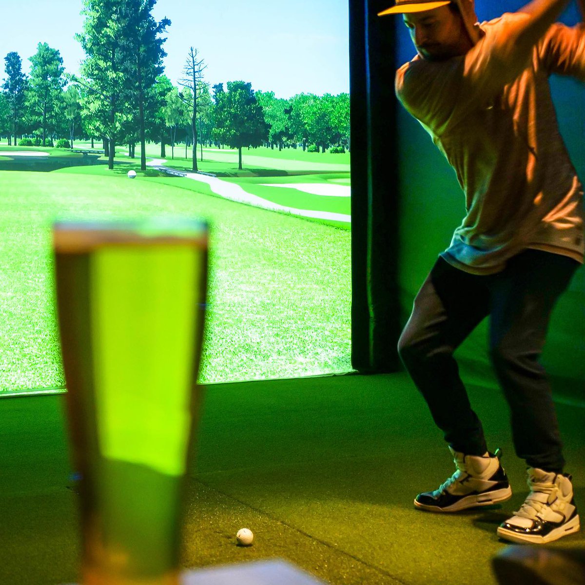CanGOLF_Canmore's tweet image. Coming up this Thursday, Nov 11th -- Boys, beers, burger, and a bash!! Bring your best buds fore a good time at our Men&apos;s Night. $200 for a group of 4 includes one pint of tap beer, the Crush burger, and 2 hours of sim time. 
#fun4everyone #aboutgolf #golf #canmore