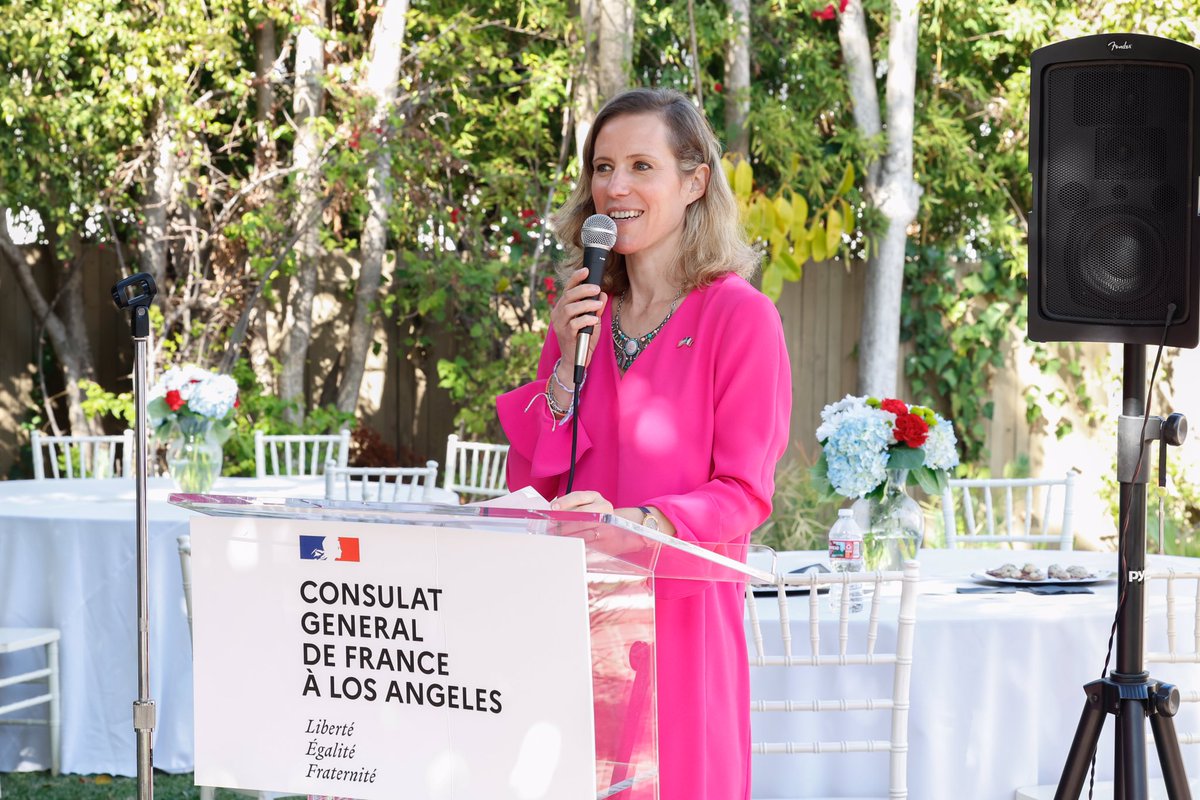 FranceinLA's tweet photo. 🎥@COLCOA French Film Festival 2021 🇫🇷 || The traditional #COLCOA luncheon at the #FrenchResidence officially closed the festival bringing together for the last time, 🇫🇷#French talents and professionals to celebrate all those who made it memorable with their talent & commitment✨ https://t.co/SvQxFJX6qO