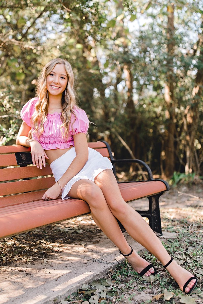 sparkling_bay's tweet photo. A few favorites from Hannah's session! Lutheran South Academy, Class of 2022  @hannahreese04 https://t.co/bAtNcbAVDy
