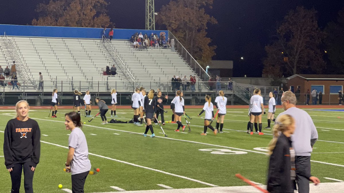 Getting ready!  @AdWeidler <a href="/PFHSCIJ/">Palmyra Field Hockey</a>