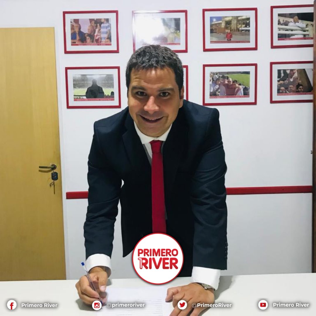 PrimeroRiver's tweet photo. La fórmula de @PrimeroRiver firmando su candidatura para las elecciones de diciembre. @AntonioCaselli va como candidato a presidente, @Trezegoldavid como vicepresidente y @RodriguezSaaN como vicepresidente segundo. ⚪🔴⚪

#antonio2021 #trezeguet https://t.co/nPGHqjFQc4