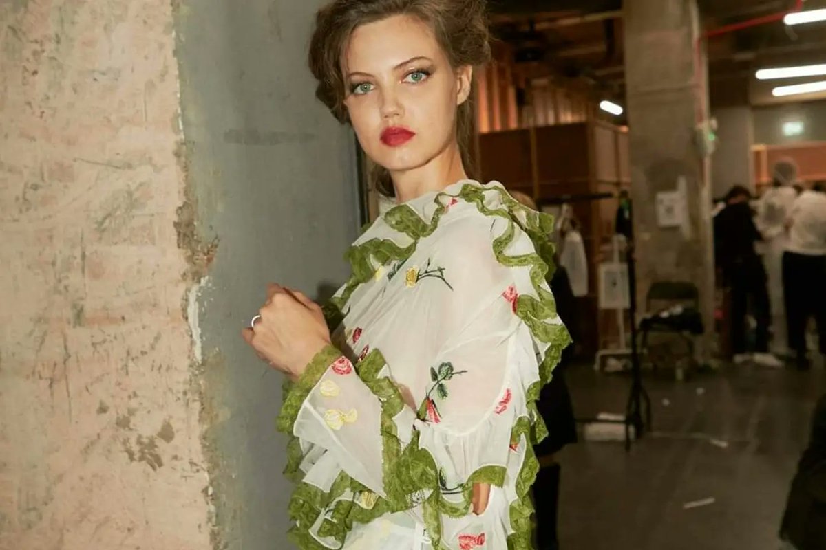 Domtendancegn's tweet photo. #LondonFashionWeek2021
Retour sur 📸 IMAGES
#DomBeautyWeek #mannequin https://t.co/h0u8IQNjzZ