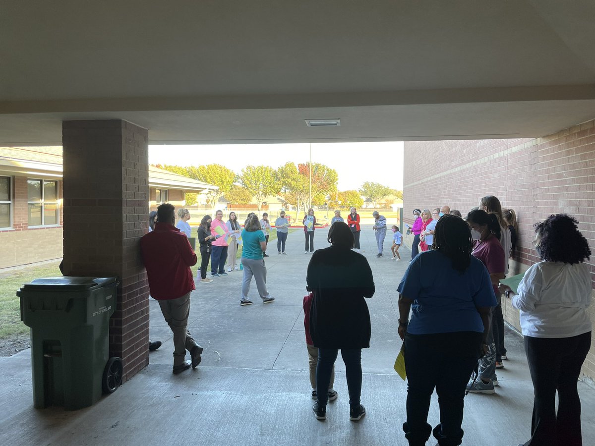Steadham_Eagles's tweet photo. PBIS is in full effect at Steadham Elementary! #pbis #sel #OnwardTogether @gisdnews @gisdcounseling @jrhobb01 @MissLataisha @blessed35 #soaringsteadhamstyle #theeaglehaslanded #onwardbookstudy https://t.co/SH6SXtRKqS