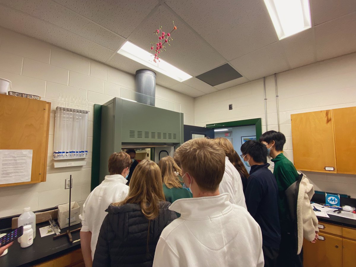 MsVConfesor's tweet photo. My gr. 9s took a mini field trip up to the chem lab today to observe how alkali metals react in water. Thanks to @DocMelville1 for doing this demo for my class! It really sparked their curiosity & reinforced their learnings about chemical properties 🧪💥#LCSLearns @LakefieldCS https://t.co/GZHzQbJ7aG
